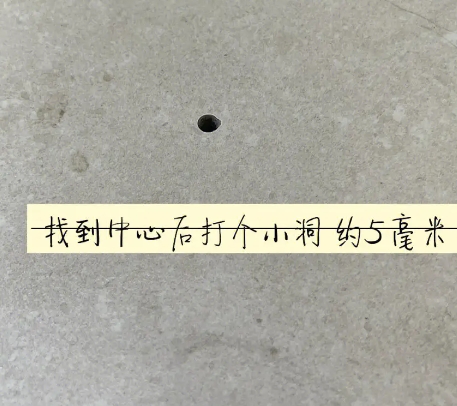 张湾瓷砖空鼓维修公司专业解答在瓷砖铺贴过程中，如果砂料搅拌不均匀，将会带来以下问题